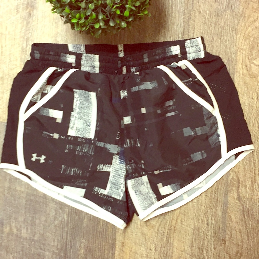 Under armor running shorts with built-in underwear